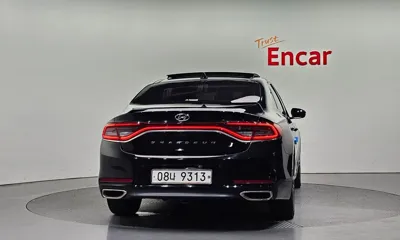 Hyundai Grandeur 2017, 153563 км, за 9130.32 USD
