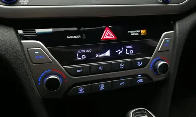 Hyundai Avante 2017, 77329 км, за 6435.67 USD - фото 27