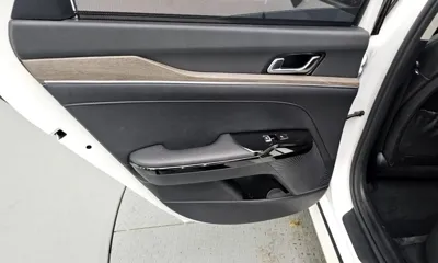 Kia K5 2023, 35307 км, за 26618.09 USD - фото 25