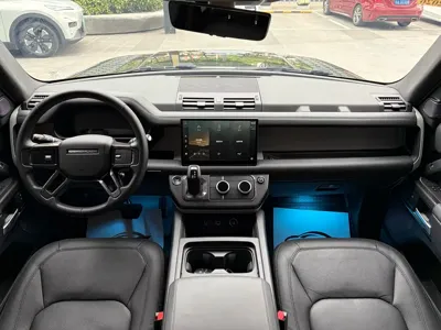 Land Rover Defender 2024, 83000 км, за 80832.11 USD - фото 8