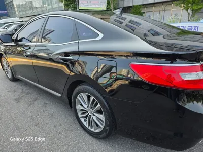 Hyundai Grandeur 2016, 164600 км, за 3903.2 USD