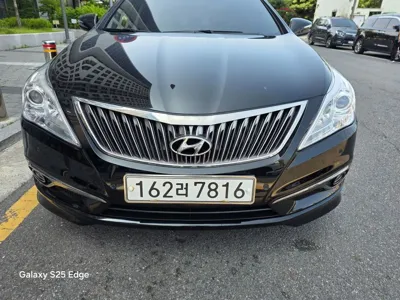 Hyundai Grandeur 2016, 164600 км, за 3903.2 USD