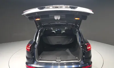 Porsche Cayenne 2016, 252559 км, за 14375.74 USD - фото 20
