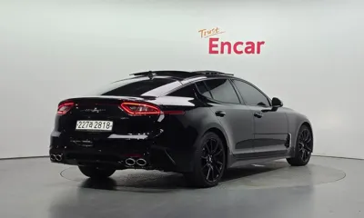 Kia Stinger 2018, 124222 км, за 8467.9 USD