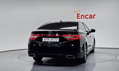 Hyundai Grandeur 2015, 196753 км, за 4553.74 USD
