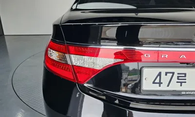 Hyundai Grandeur 2015, 196753 км, за 4553.74 USD - фото 23