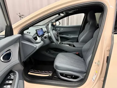 BYD Seal 06GT 2025, 9000 км, за 16487.63 USD - фото 9