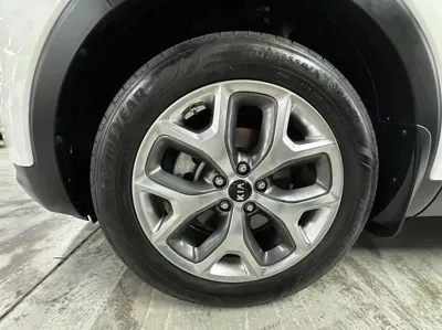Kia Sorento 2015, 140000 км, за 7481.14 USD