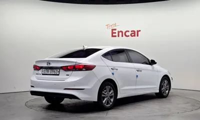 Hyundai Avante 2016, 164336 км, за 3811.56 USD