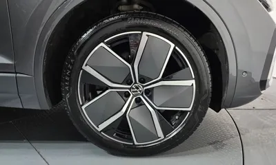 Volkswagen Touareg 2024, 54053 км, за 49536.38 USD