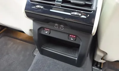 BMW 5-Series 2025, 31830 км, за 41314.15 USD - фото 35