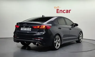 Hyundai Avante 2017, 96298 км, за 4370.86 USD