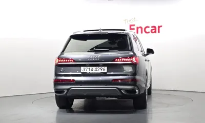 Audi Q7 2022, 45605 км, за 36988.87 USD - фото 4