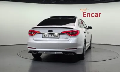Hyundai Sonata 2016, 186148 км, за 3972.13 USD