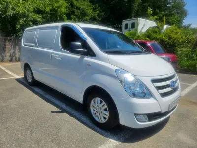 Hyundai Starex 2017, 122198 км, за 5824.12 USD