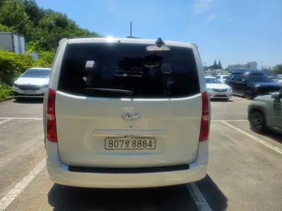 Hyundai Starex 2017, 122198 км, за 5824.12 USD