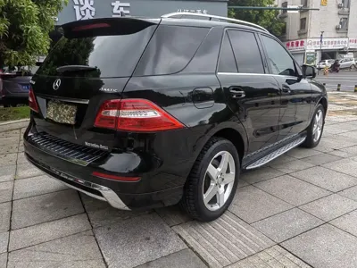 Mercedes-Benz M-Class 2013, 160000 км, за 10299.63 USD