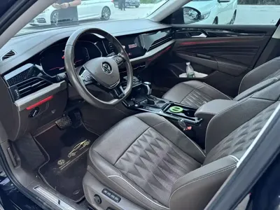 Volkswagen Passat 2020, 89000 км, за 13213.4 USD
