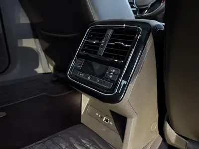 Volkswagen Passat 2020, 89000 км, за 13213.4 USD - фото 9