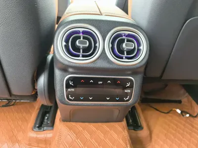 Mercedes-Benz GLC 2024, 42000 км, за 39103.17 USD - фото 8
