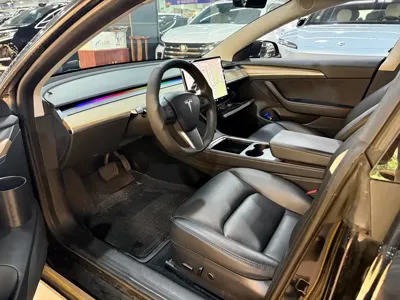 Tesla Model 3 2021, 143000 км, за 16030.87 USD
