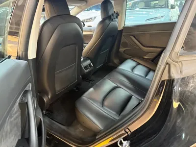 Tesla Model 3 2021, 143000 км, за 16030.87 USD