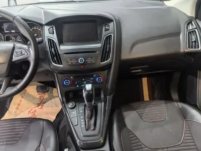Ford Focus 2017, 110000 км, за 3795.25 USD - фото 10