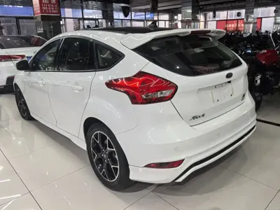 Ford Focus 2017, 110000 км, за 3795.25 USD - фото 13