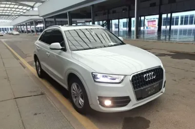 Audi Q3 2015, 137800 км, за 9616 USD