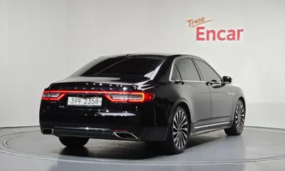 Lincoln Continental 2017, 69369 км, за 12026.26 USD