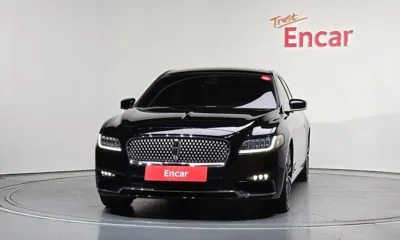 Lincoln Continental 2017, 69369 км, за 12026.26 USD