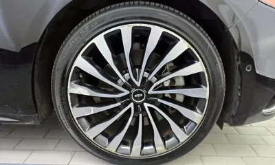 Lincoln Continental 2017, 69369 км, за 12026.26 USD