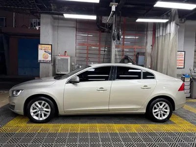 Volvo S60 2017, 130000 км, за 5811.5 USD