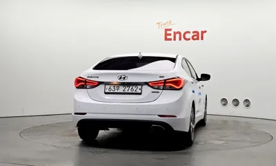 Hyundai Avante 2015, 91624 км, за 3711.66 USD
