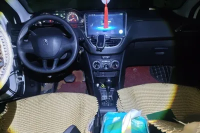 Peugeot 2008 2014, 68200 км, за 5154 USD - фото 6