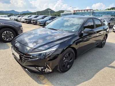 Hyundai Avante 2023, 64775 км, за 11684.39 USD