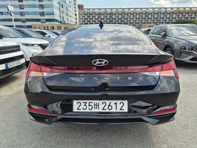 Hyundai Avante 2023, 64775 км, за 11684.39 USD