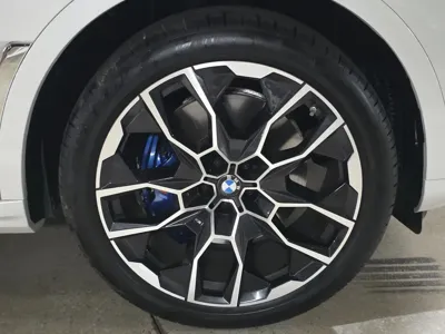 BMW X7 2025, 7955 км, за 81396.88 USD