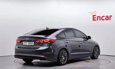 Hyundai Avante 2016, 82923 км, за 7035.83 USD