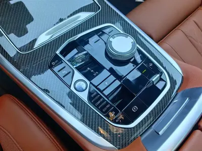 BMW 宝马X7 M60i 2025, 4700 км, за 176057.16 USD - фото 11