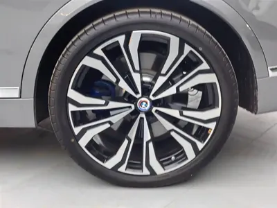 BMW 宝马X7 M60i 2025, 4700 км, за 176057.16 USD - фото 18