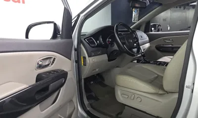 Kia Canival 2016, 113876 км, за 6381.45 USD - фото 10