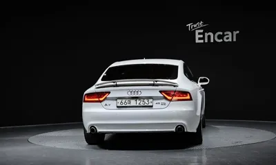 Audi A7 2015, 180284 км, за 6615.89 USD