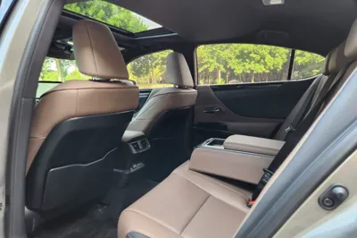 Lexus ES 2022, 41200 км, за 30273 USD