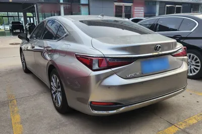 Lexus ES 2022, 41200 км, за 30273 USD - фото 8