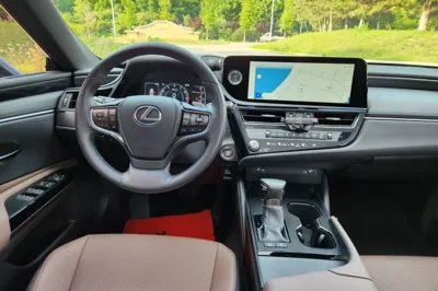 Lexus ES 2022, 41200 км, за 30273 USD - фото 18