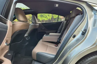 Lexus ES 2022, 41200 км, за 30273 USD - фото 23