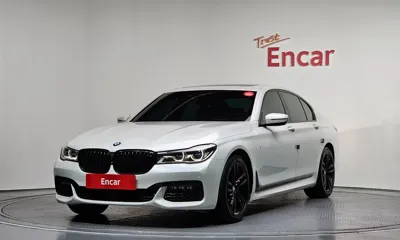 BMW 7-Series · 2018 год