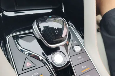 BYD Song PLUS New Energy 2021, 72500 км, за 12154 USD - фото 14