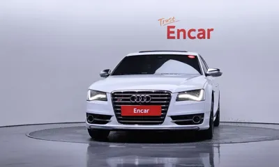 Audi S8 2014, 153081 км, за 17120.58 USD